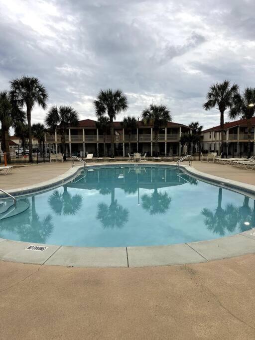 Lazy Palm 4 Pools Short Walk To Beach! Sleeps 5! Panama City Beach Exterior photo